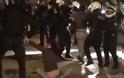 Αστυνομικοί επιτέθηκαν σε καφενείο στα Εξάρχεια [Video]