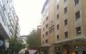 Θεσσαλονίκη - ΤΩΡΑ: Άντρας απειλεί να πέσει στο κενό - Φωτογραφία 3