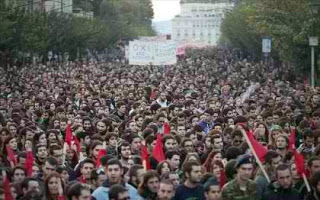 Το φάντασμα της χρεοκοπίας πάνω από την Ελλάδα... !!! - Φωτογραφία 2