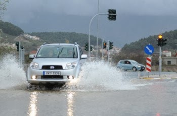 Δυτική Ελλάδα: Προβλήματα στην Εθνική Οδό λόγω κακοκαιρίας - Φωτογραφία 1