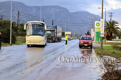 Προβλήματα στην εθνική οδό Αντιρίου-Ιωαννίνων από την κακοκαιρία - Φωτογραφία 2