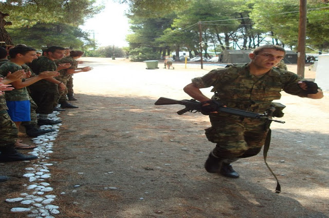 ΣΣΑΣ ΣΤΡΑΤΙΩΤΙΚΗ ΕΚΠΑΙΔΕΥΣΗ ΠΟΣΕΙΔΙ 2013: ΓΙΑΤΙ ΤΑ ΟΡΙΑ ΕΙΝΑΙ ΓΙΑ ΝΑ ΞΕΠΕΡΝΙΟΥΝΤΑΙ. ΒΙΝΤΕΟ ΚΑΙ ΦΩΤΟΓΡΑΦΙΚΟ ΥΛΙΚΟ - Φωτογραφία 8