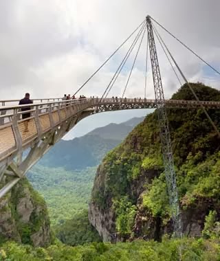 Οι ωραιότερες πεζογέφυρες του κόσμου (εικόνες) - Φωτογραφία 3