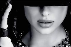 Irina Shayk: Ποζάρει όπως κάθε άντρας την ονειρεύεται (φωτο)
