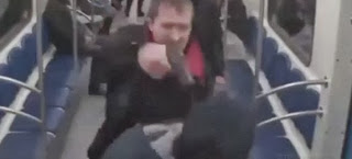Σοκ: Πυροβόλησαν άνδρα στο πρόσωπο μέσα στο μετρό της Μόσχας (video) - Φωτογραφία 1