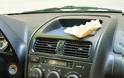 Καθαρίστε το εσωτερικό του αυτοκινήτου σας με ένα φίλτρο καφέ!