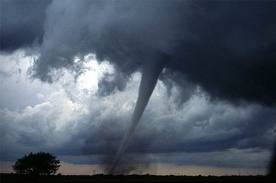 Ηλεία: Ανεμοστρόβιλος χτύπησε τον Αμπελώνα Πύργου - Iσχυρές καταιγίδες σε Ζαχάρω και Αρχ.Ολυμπία - Φωτογραφία 1