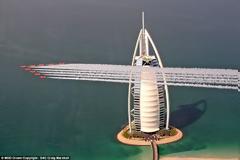 Οι Red Arrows ζωγραφίζουν τον ουρανό του Ντουμπάι - Εντυπωσιακές εικόνες και βίντεο