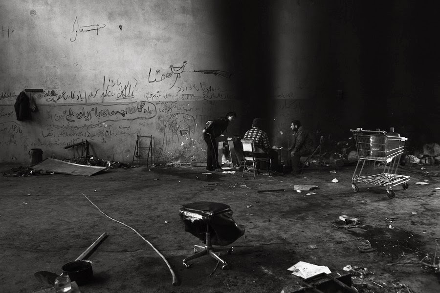 Φτώχεια, ναρκωτικά και πορνεία: Συγκλονιστικό φωτορεπορτάζ του Vice στην Αθήνα της κρίσης - Φωτογραφία 5
