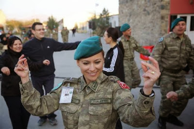 Επιστράτευσαν Τουρκάλες τσιφτετελούδες για να διδάξουν Τουρκικά στο Αφγανιστάν ! - Φωτογραφία 1