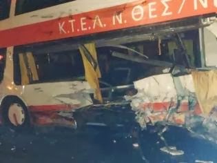 Τρομερό τροχαίο ατύχημα με 1 νεκρό και 17 τραυματίες στα Τέμπη. Έκλεισε η Ελλάδα στο δύο - Φωτογραφία 1