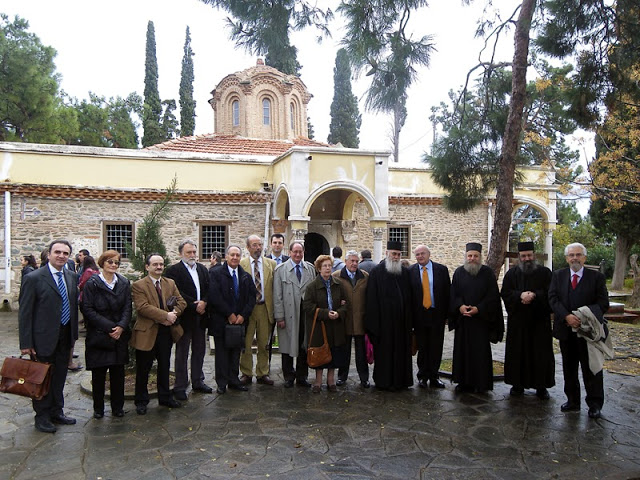 3908 - Έληξαν οι εργασίες του τριήμερου Η’ Διεθνούς Συνεδρίου της Αγιορειτικής Εστίας αφιερωμένου στη Λογιοσύνη στο Άγιον Όρος. - Φωτογραφία 1