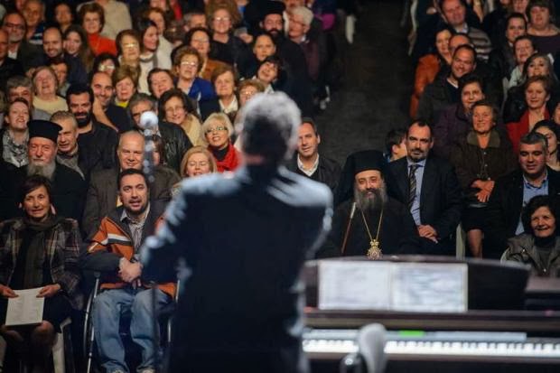 Δείτε φωτογραφίες από τη συναυλία του συνθέτη Σταμάτη Σπανουδάκη στην Πάτρα, στο πλαίσιο των Πρωτοκλητείων - Φωτογραφία 5