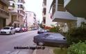Ελληνάρες απο τα Τρίκαλα παρκάρουν πάνω στο πεζοδρόμιο