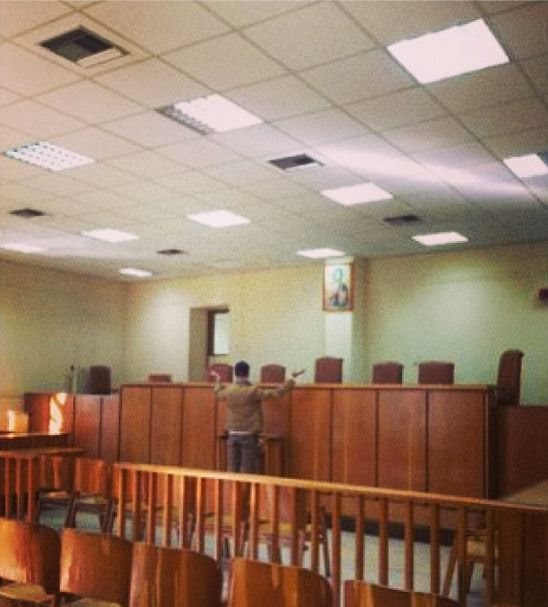 Ποιους έψαχνε στο δικαστήριο ο Λάκης Γαβαλάς - Φωτογραφία 2
