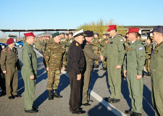 Επίσκεψη Α/ΓΕΣ και Α/ΓΕΝ στην 1η ΤΑΞΑΣ - Φωτογραφία 2