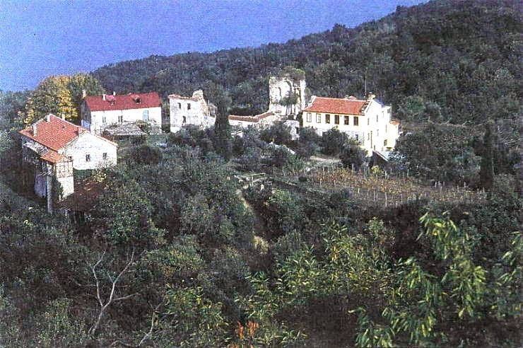 3917 - Ιερό Λαυριωτικό Κελλί Αγίου Αρτεμίου στο Άγιο Όρος (Φωτογραφίες 19ος-21ος αιώνα) - Φωτογραφία 3