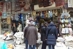 Κάνουν παζάρι ακόμα και στην τουριστική κάρτα!