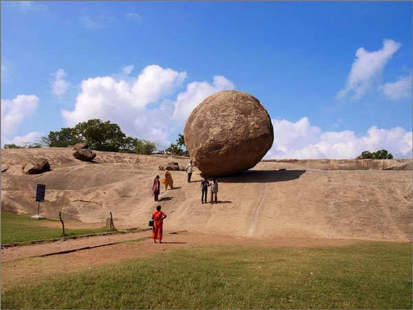 Παράξενος βράχος ισορροπεί στο έδαφος - Φωτογραφία 3