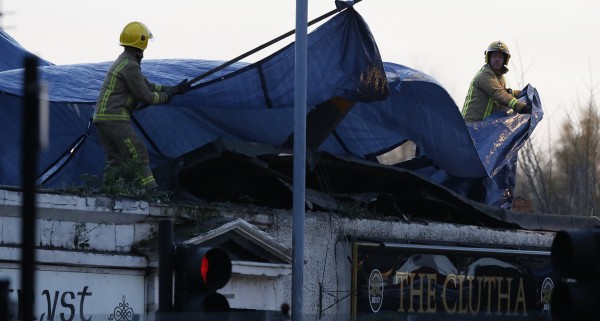 Συντριβή ελικοπτέρου σε οροφή παμπ - Τρεις νεκροί και 32 τραυματίες (VIDEO) - Φωτογραφία 3