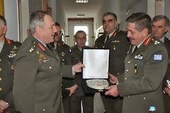 Η απονομή των εμβλημάτων του Β΄ΣΣ από τον Σωματάρχη Ζαχ. Βερίγο. Video και φωτορεπορτάζ