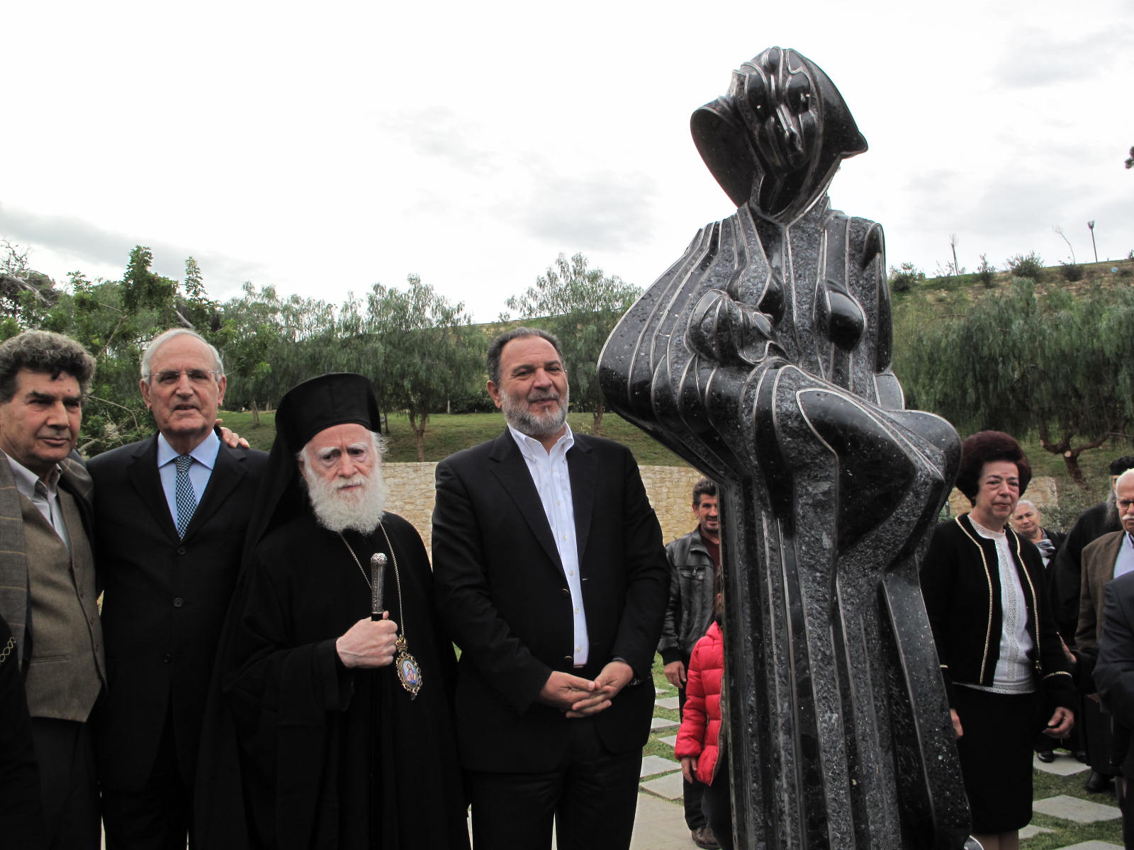 Δείτε Το Άγαλμα της Μάνας που αποκαλύφτηκε στη Κρήτη - Φωτογραφία 2