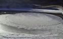 Δείτε το νέο αξιοθέατο των ΗΠΑ: Περιστρεφόμενος δίσκος από πάγο σε ποτάμι [video]