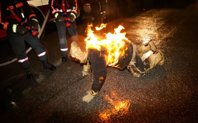 Ο «Άνθρωπος-Πυρσός» [Photos - Video] - Φωτογραφία 4