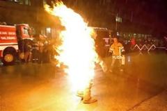 Ο «Άνθρωπος-Πυρσός» [Photos - Video]