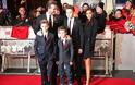 Οικογενειακή εμφάνιση στο κόκκινο χαλί για την οικογένεια Beckham