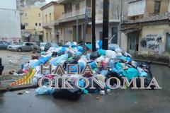 Πύργος: Τα σκουπίδια φράζουν πεζοδρόμια και δρόμους - Αφόρητη η κατάσταση!
