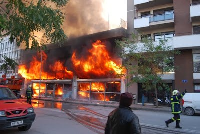 Φωτογραφίες από την φωτιά στην Γιαννιτσών Θεσσαλονίκης - Φωτογραφία 2