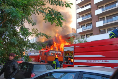 Φωτογραφίες από την φωτιά στην Γιαννιτσών Θεσσαλονίκης - Φωτογραφία 3