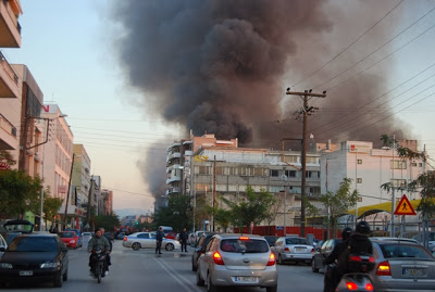 Φωτογραφίες από την φωτιά στην Γιαννιτσών Θεσσαλονίκης - Φωτογραφία 6