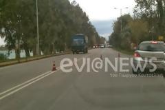 Χαλκίδα: Καπάκι από φρεάτιο έστειλε στο νοσοκομείο δύο άτομα!