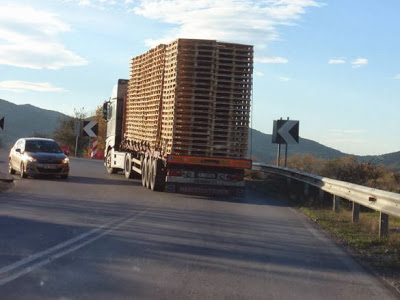 Κι όμως! Αυτός ο δρόμος οδηγεί σε πρωτεύουσα νομού! - Φωτογραφία 4