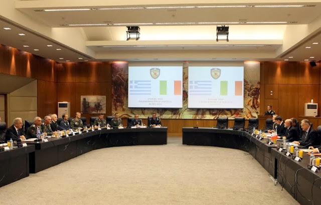 ΔΗΛΩΣΕΙΣ ΥΕΘΑ ΔΗΜΗΤΡΗ ΑΒΡΑΜΟΠΟΥΛΟΥ ΚΑΙ ΥΠΑΜ ΙΤΑΛΙΑΣ MARIO MAURO ΜΕΤΑ ΤΗ ΣΥΝΑΝΤΗΣΗ ΤΟΥΣ ΣΤΟ ΥΠΕΘΑ - Φωτογραφία 3