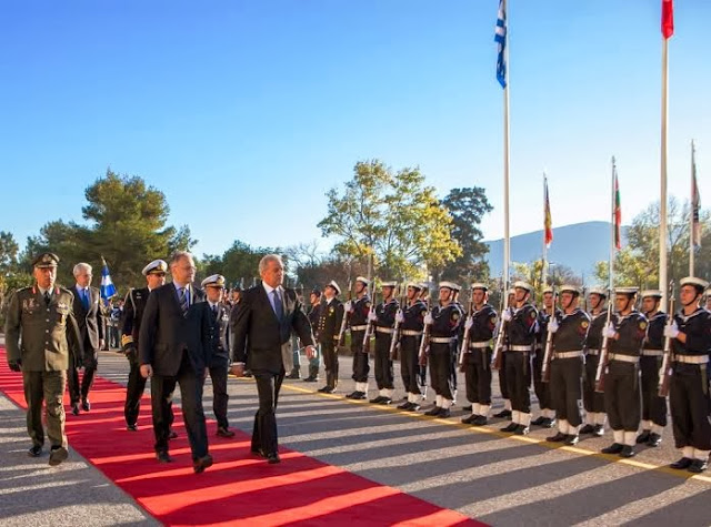 ΔΗΛΩΣΕΙΣ ΥΕΘΑ ΔΗΜΗΤΡΗ ΑΒΡΑΜΟΠΟΥΛΟΥ ΚΑΙ ΥΠΑΜ ΙΤΑΛΙΑΣ MARIO MAURO ΜΕΤΑ ΤΗ ΣΥΝΑΝΤΗΣΗ ΤΟΥΣ ΣΤΟ ΥΠΕΘΑ - Φωτογραφία 6