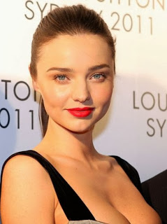 Η Miranda Kerr στο κρεβάτι με… τη γιαγιά και τη μαμά της! - Φωτογραφία 1