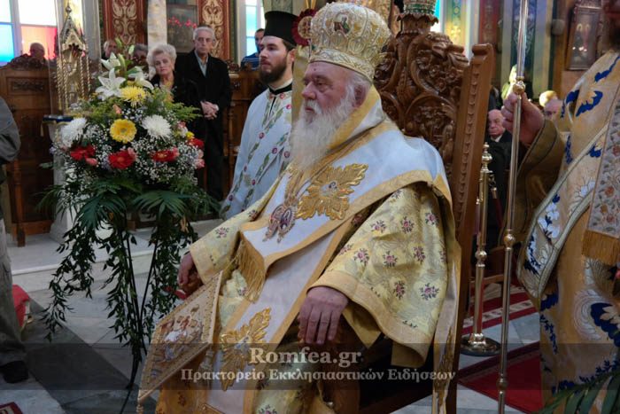 Λαμπρό Πολυαρχιερατικό συλλείτουργο -   Λαμπρή Λιτανεία στην αρχόντισσα των Κυκλάδων, την Σύρο (ΦΩΤΟ)...!!! - Φωτογραφία 5