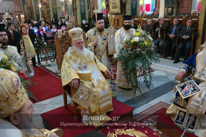 Λαμπρό Πολυαρχιερατικό συλλείτουργο -   Λαμπρή Λιτανεία στην αρχόντισσα των Κυκλάδων, την Σύρο (ΦΩΤΟ)...!!! - Φωτογραφία 8