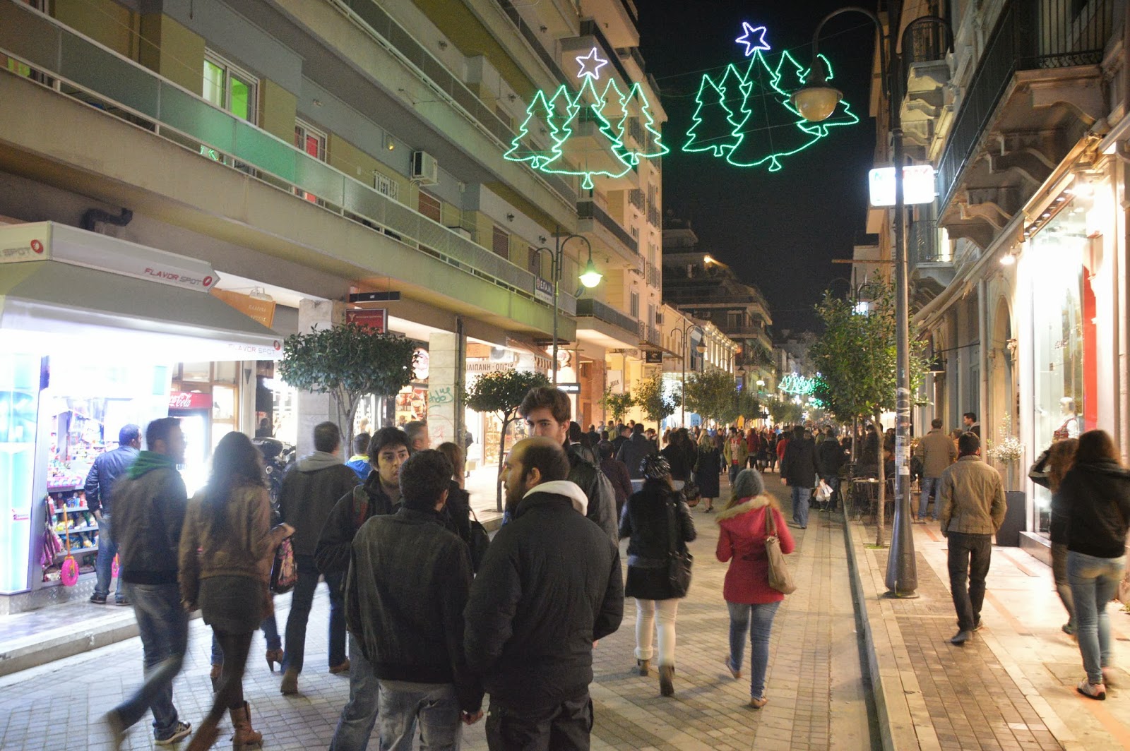 Η Πάτρα φόρεσε τα γιορτινά της! - Άναψε ο χριστουγεννιάτικος διάκοσμος - Δείτε φωτο - Φωτογραφία 22