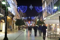 Η Πάτρα φόρεσε τα γιορτινά της! - Άναψε ο χριστουγεννιάτικος διάκοσμος - Δείτε φωτο