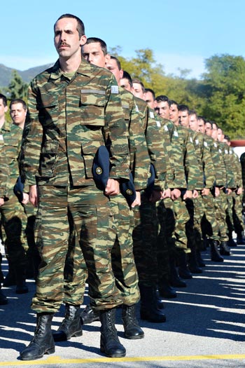 Ορκίστηκαν 550 νέοι οπλίτες της 2013 ΣΤ΄ΕΣΣΟ στο 9ο Σύνταγμα Πεζικού στην Καλαμάτα - Φωτογραφία 18