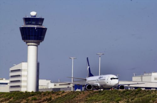 Αναγκαστική προσγείωση αεροσκάφους στο Ελ. Βενιζέλος - Φωτογραφία 1