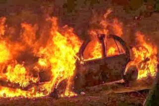 Γυναίκα κάηκε μέσα στο αυτοκίνητό της μετά απο μετωπική σύγκρουση - Φωτογραφία 1
