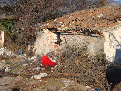 Ασύλληπτο τροχαίο στην Ξάνθη – Κατέληξε με το αμάξι του στον φράχτη! [Video] - Φωτογραφία 2