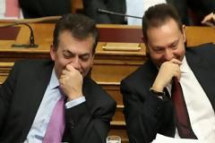 Στα ΠΑΠΑΡΙΑ τους - Όταν ο Στουρνάρας και η παρέα του χασκογελούσε χθες στη Βουλή! [photos]
