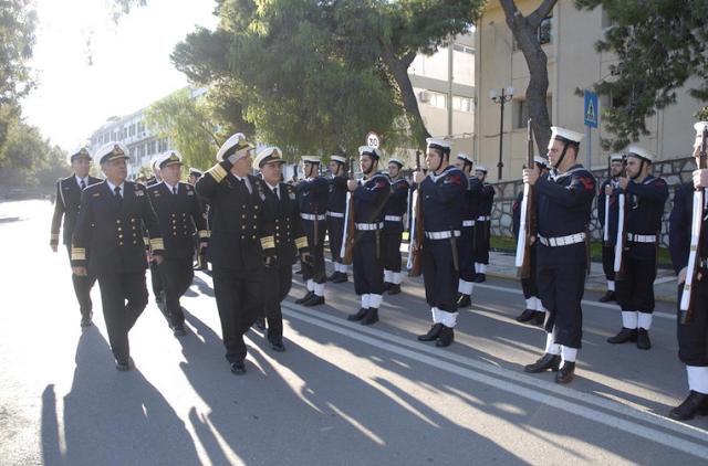 Επίσκεψη του Αρχηγού ΓΕΝ στo Αρχηγείο Στόλου και στο Ναύσταθμο Σαλαμίνας - Φωτογραφία 2