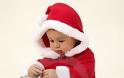 Δείτε πως αντιδρά ένα μωράκι  στο πρώτο του χριστουγεννιάτιο δώρο!